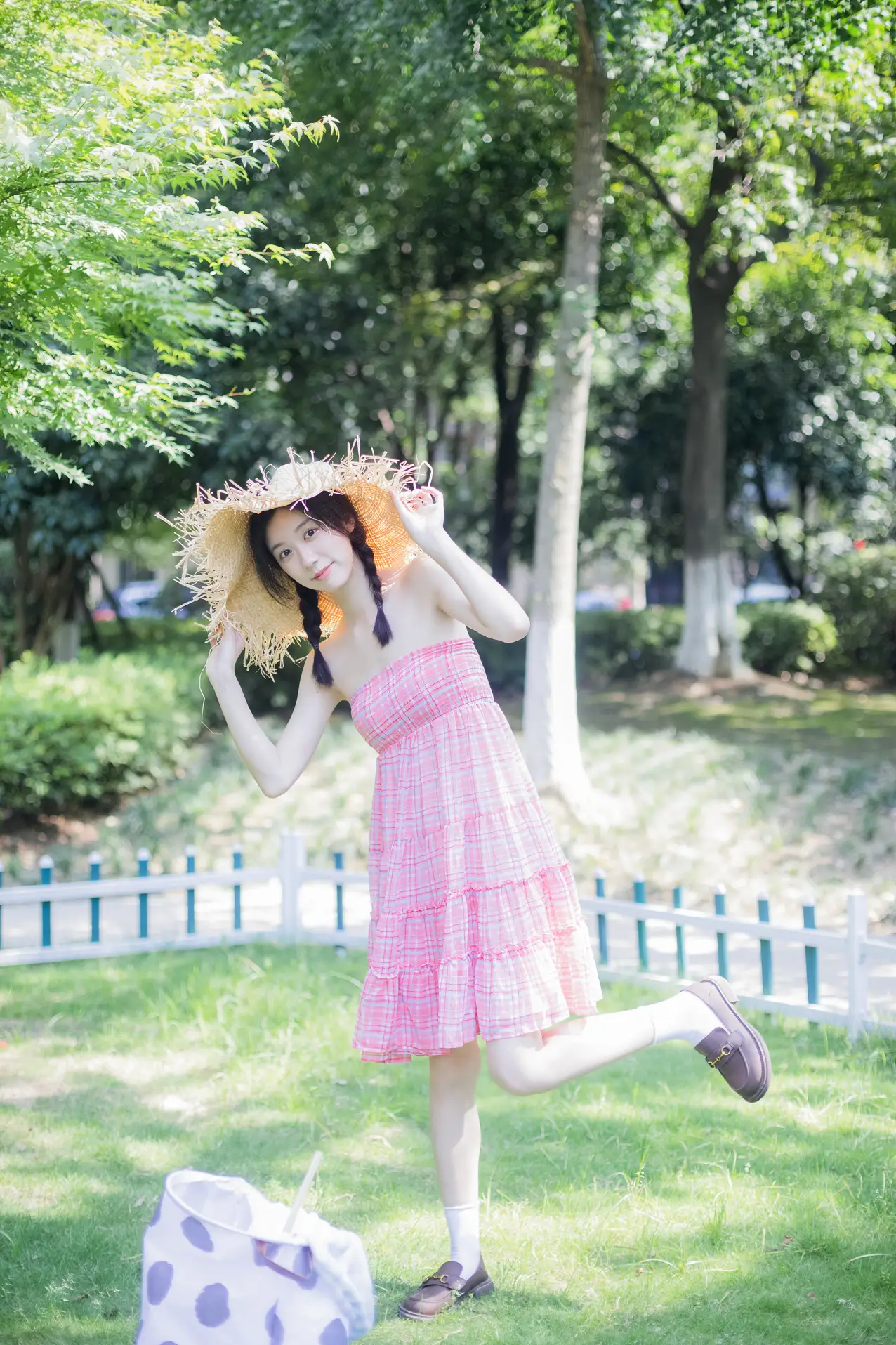 [YITUYU] 2022.07.19 Vol.1520 – The weather is sunny today Cat Feeding Girl Cat Girl-#[42P]-30